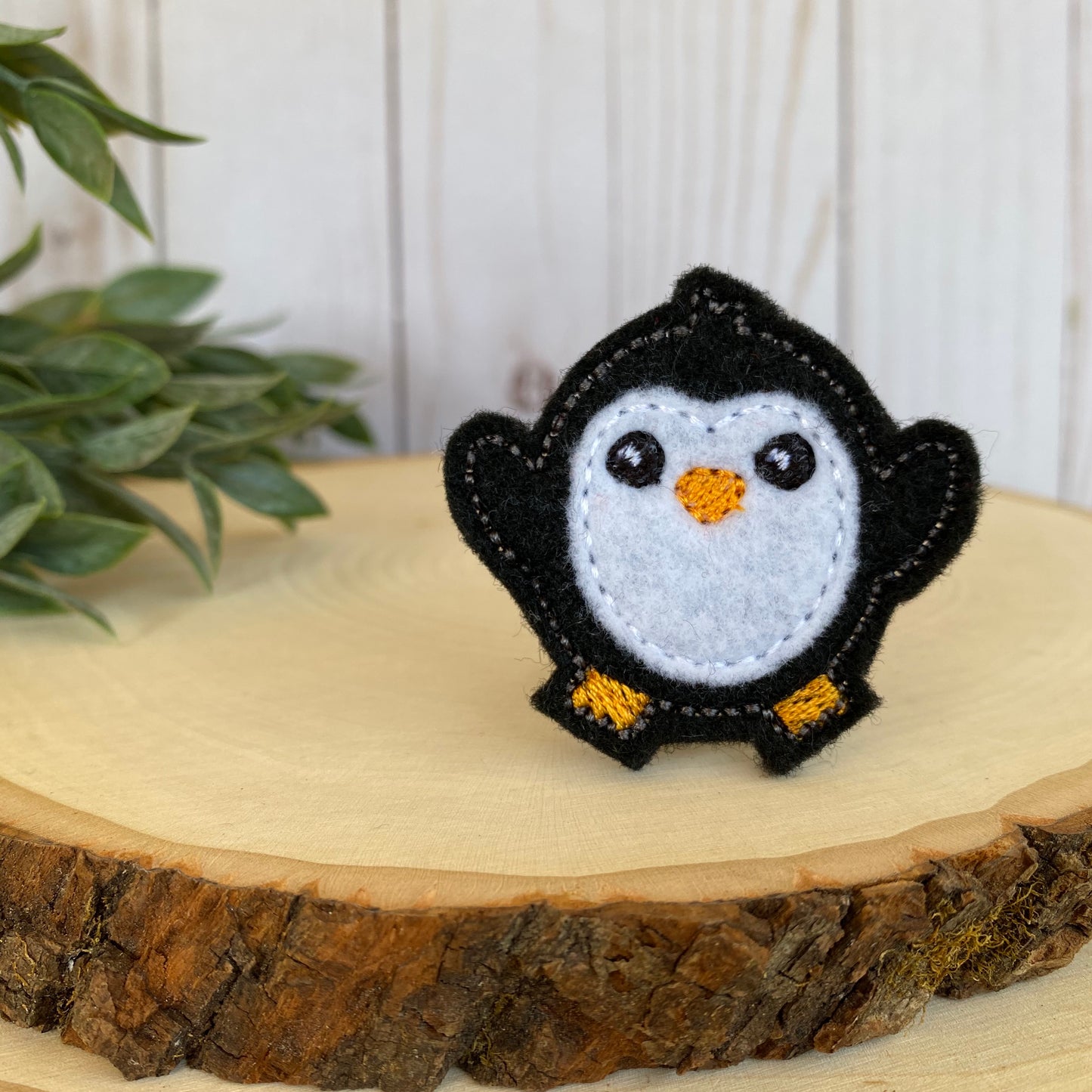 Penguin Feltie